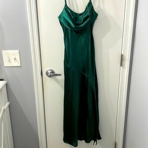 Hello Molly xs Midi Dress Forest Green! Never worn, brand new with tags!